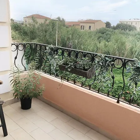 Lägenhet Casa Dei Fiori Blu